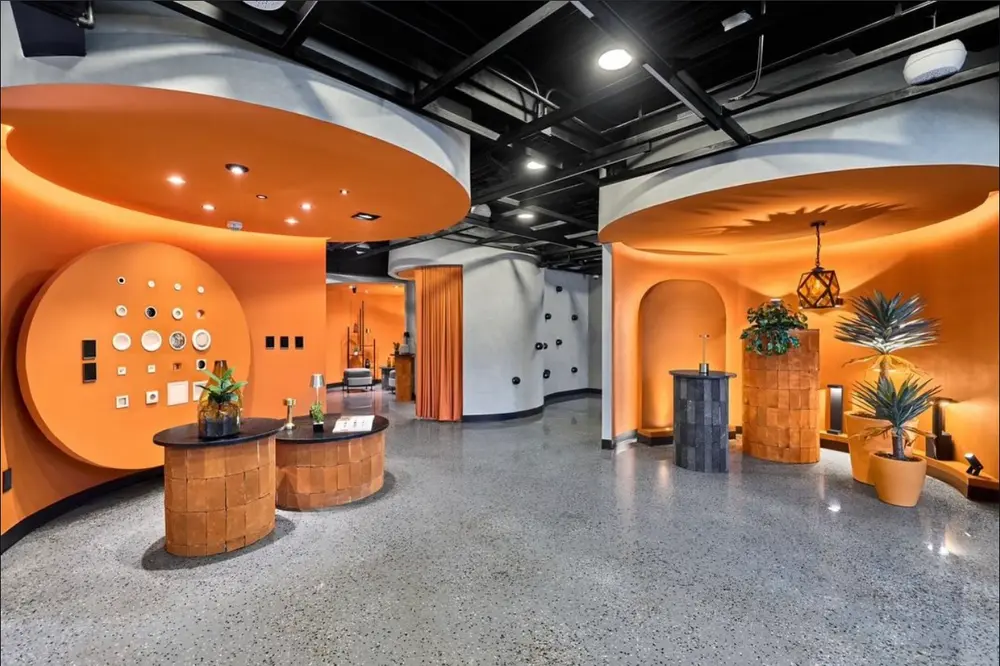 Iluminación de showroom comercial