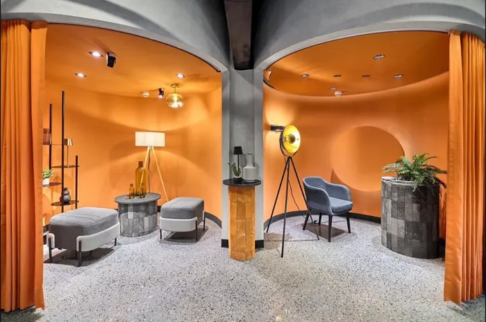 Iluminación de interiores en espacio comercial